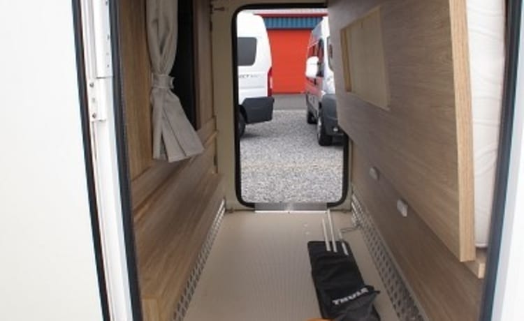 Alba – 6/7 berth motorhome with canopy