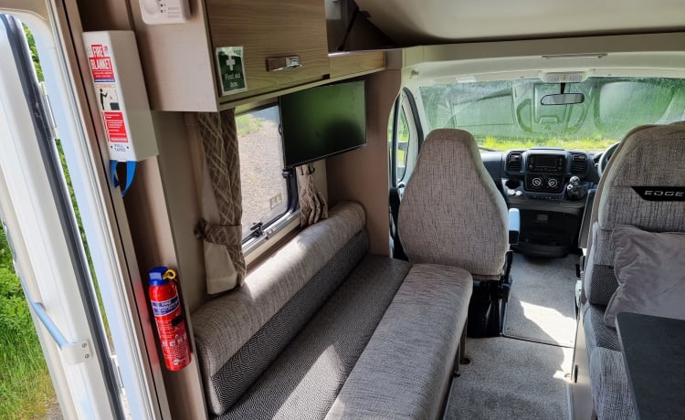 Ronnie – 6 berth Fiat alcove from 2022