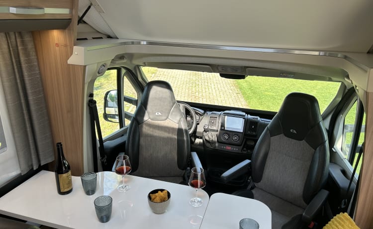 5p Adria Coral XL 670 SL uit 2020 (alkoof)