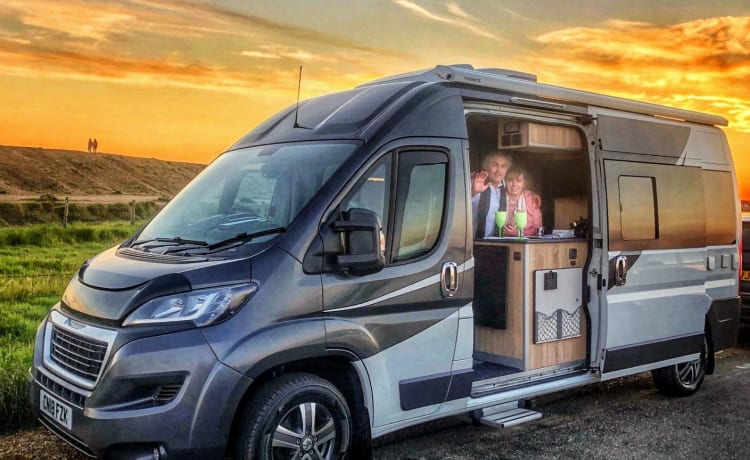 The Roving Badger – 2 Berth Peugeot  Boxer  LWB High Roof 2018 