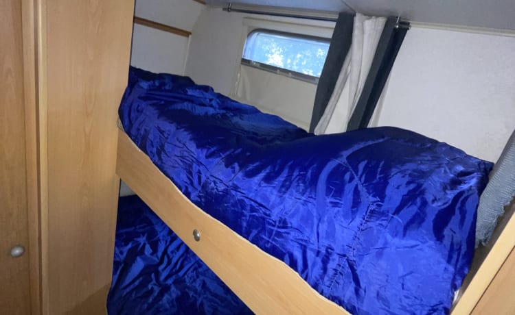 Patrizia – Fully equipped camper