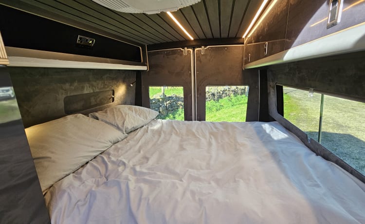 Beresford – 2 berth Mercedes-Benz campervan