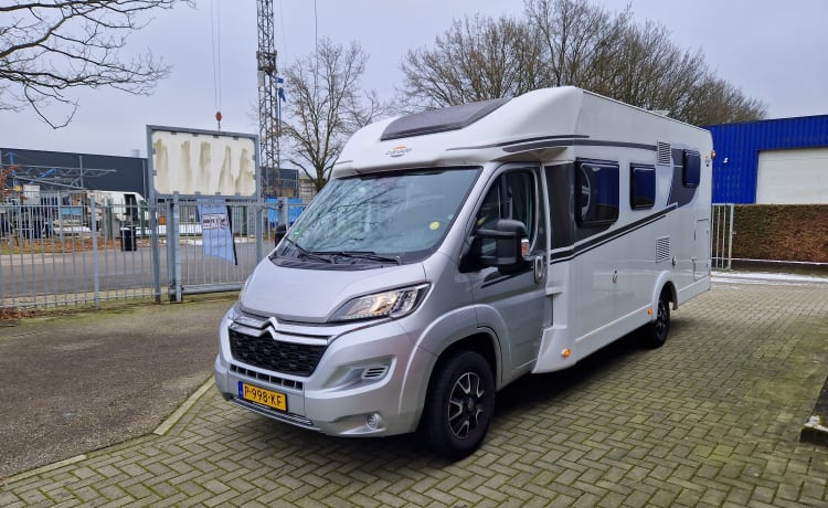 Carado T448 - Ruime en luxe 4 persoons camper