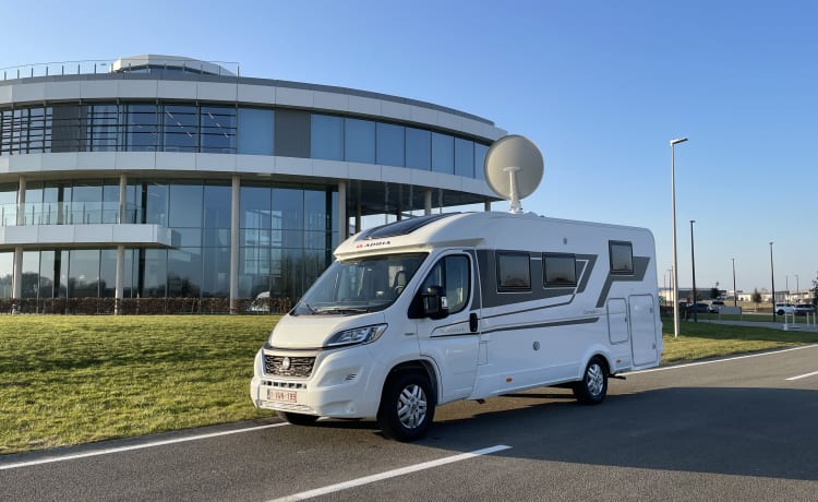 Adria Compact DL AUTOMAAT