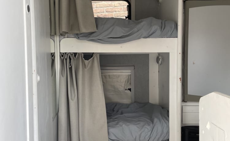 Ford Transit, Alcove and bunk from 1999