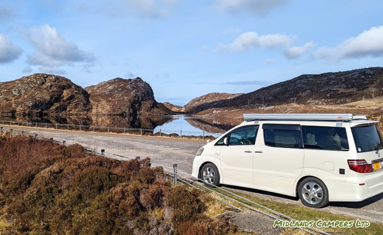 Skye – Toyota-camper met 4 slaapplaatsen uit 2005