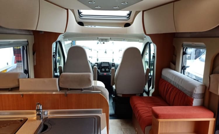 zwerver – Kompletter Luxus-Camper für 2 Personen zu vermieten