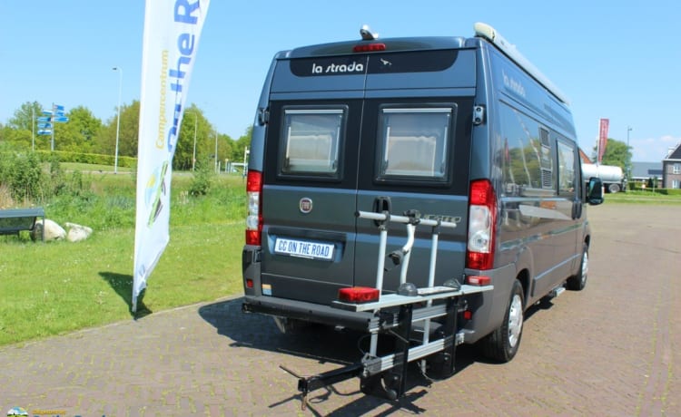 lastrada – 2 persoons Fiat buscamper uit 2013