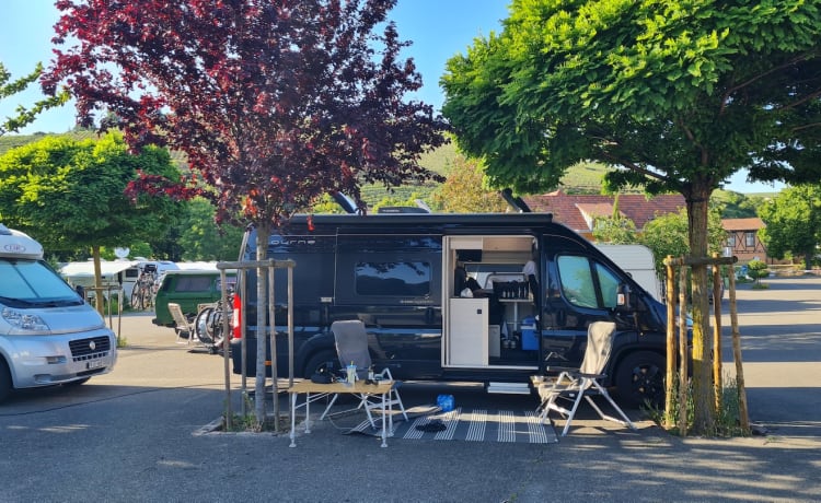 Tourne 6.4 – Camping-car Bus neuf à louer Peugeot Boxer