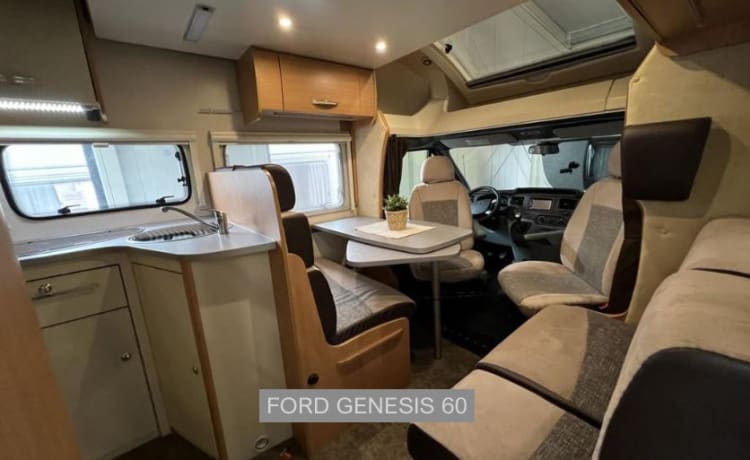 Ford Camper CHALLENGER de luxe pour 4/5 personnes avec Queensbed.