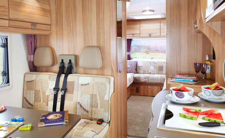 Bailey – 6 berth Peugeot alcove from 2011