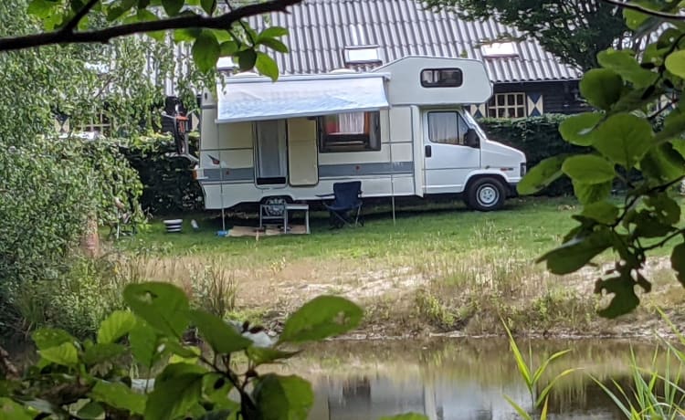 Camping-car nostalgique avec assurance