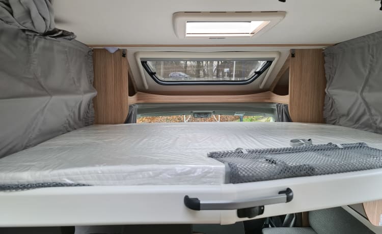 K111XT – Luxe Moderne 4 pers  Sunlight T67  met lengtebed | Km vrij! 