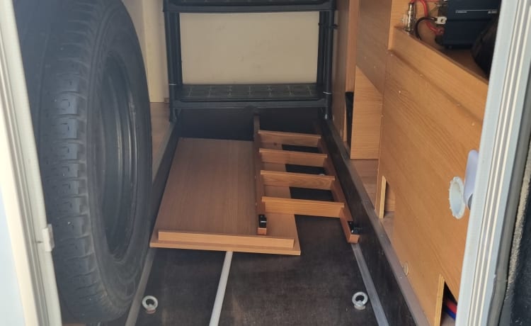SKY Traveller – Ruime camper voor 2 personen met 2 aparte bedden