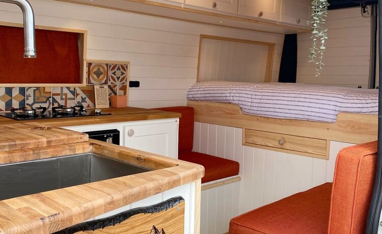 Manzil – Mediterranean style 3 berth campervan