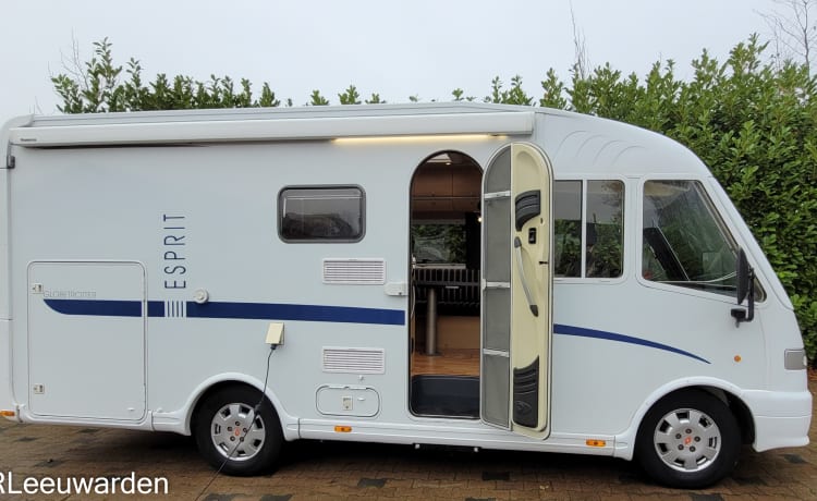 Huisje op wielen – Beautiful spacious integral camper