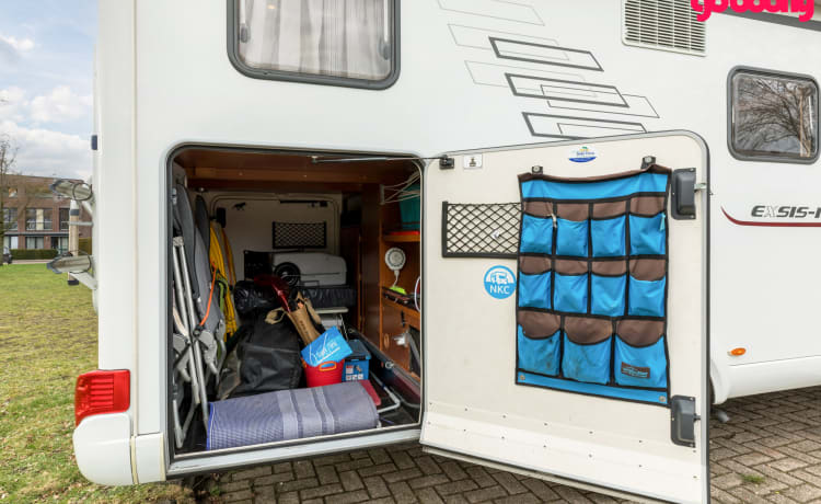 Liedje – Hymer Exsis-i con 2x AIRCO