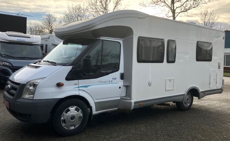 2p Chausson semi-integrated uit 2009