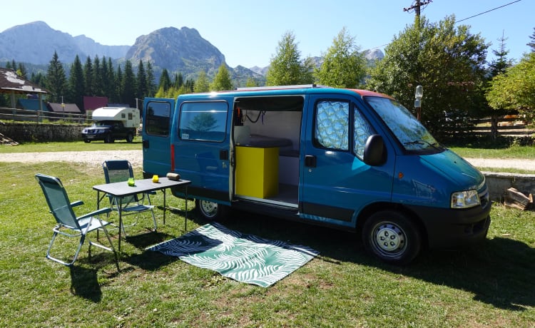 Offgrid Harry (With a long FIXED Bed!)