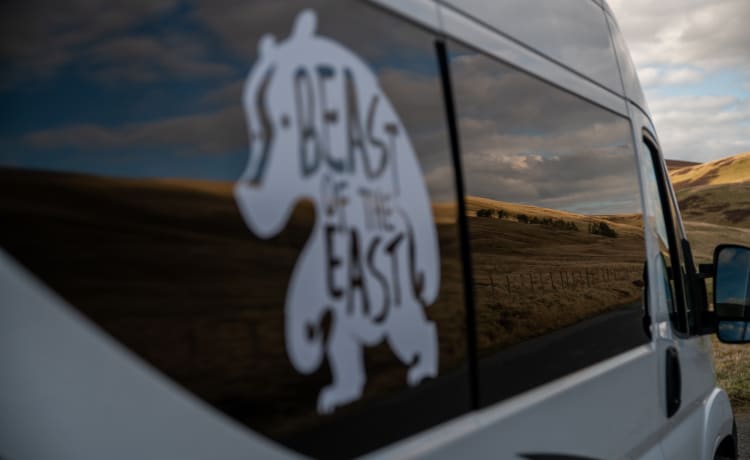 Mini Beast – Camper di lusso a 2 posti letto