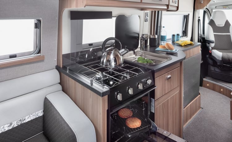 Luxury 3 berth Swift Select 184 - 2022 