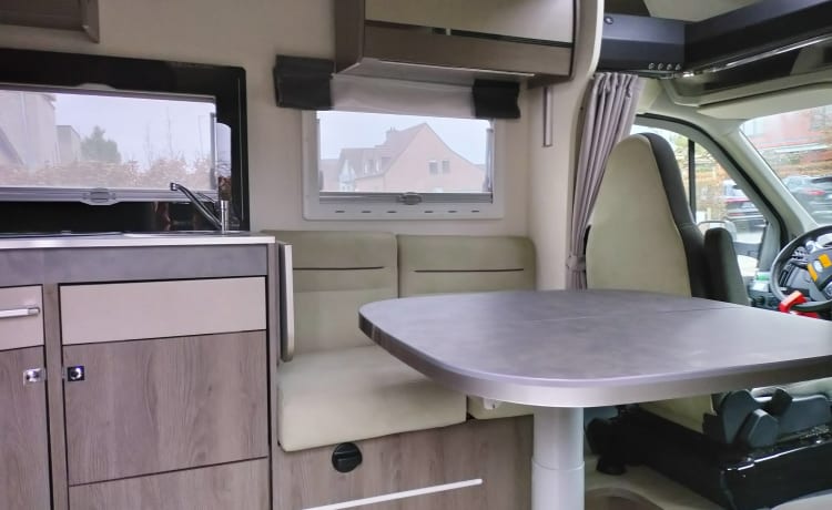 Titanium – 4p Chausson semi-integrated uit 2020