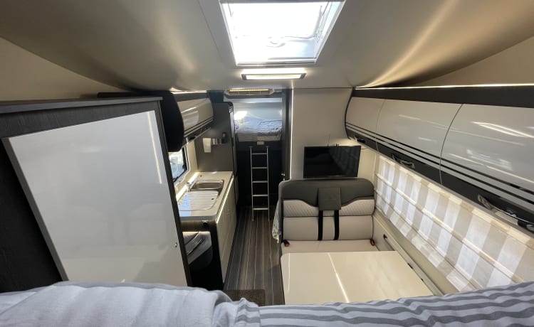 Julia – Brand new luxury motorhome, automatic, 6 seater and 6 berth. without conversion