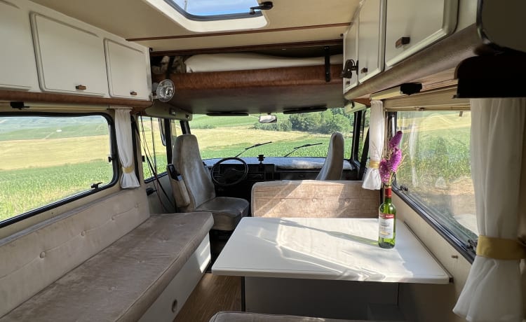 Lucky 88 – Panaromic view, spatious Hymer fully equiped