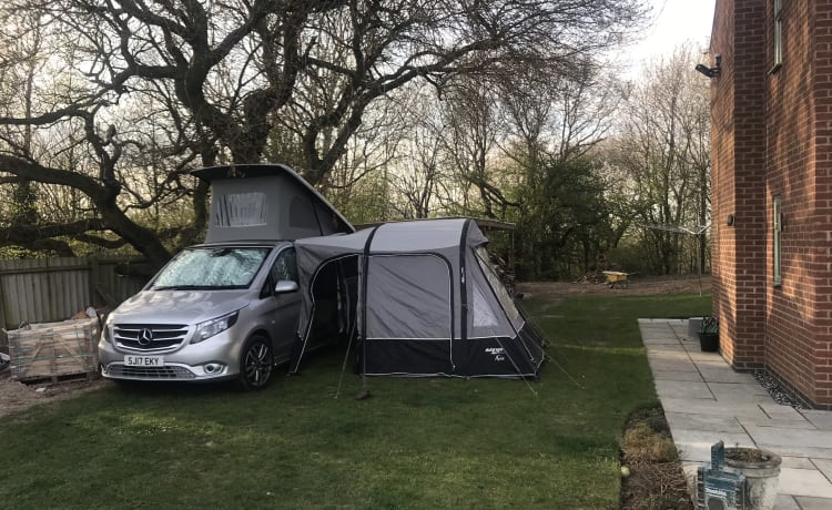 Oscar – Mercedes Vito Camper