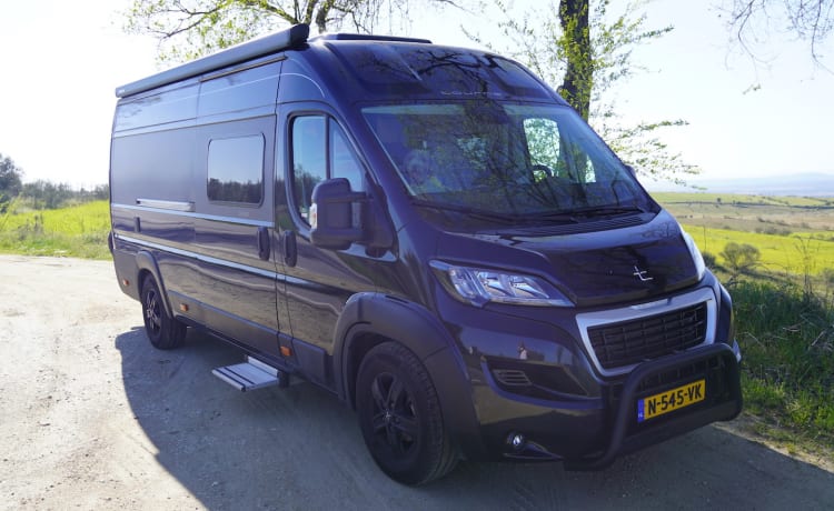 Tourne 6.4 – New Bus Camper for Rent Peugeot Boxer