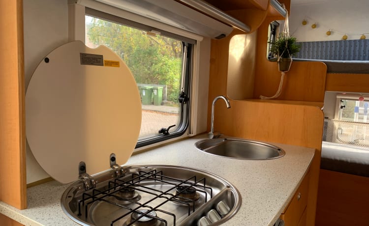 Hymer ruime 6p Familiecamper met stapelbed 