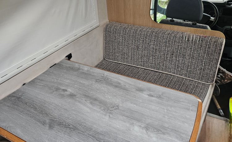 Matiax98 – Ford Transit Attic Camper Rental 