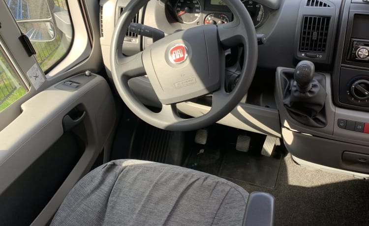 2p Fiat semi-integrated uit 2008