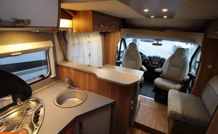 W2 – Nice 4 person camper from 2018!