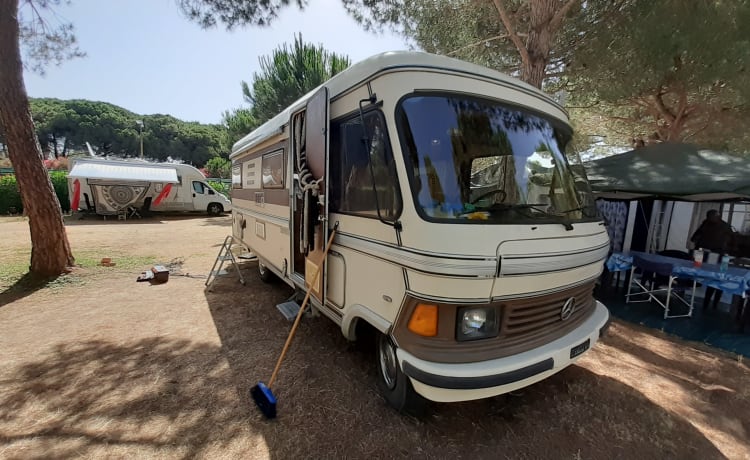 Palmiro – Hymer S660 - CONDIVISIBILE SOLO PER VINTAGE, FILM, MATRIMONIO ED EVENTI