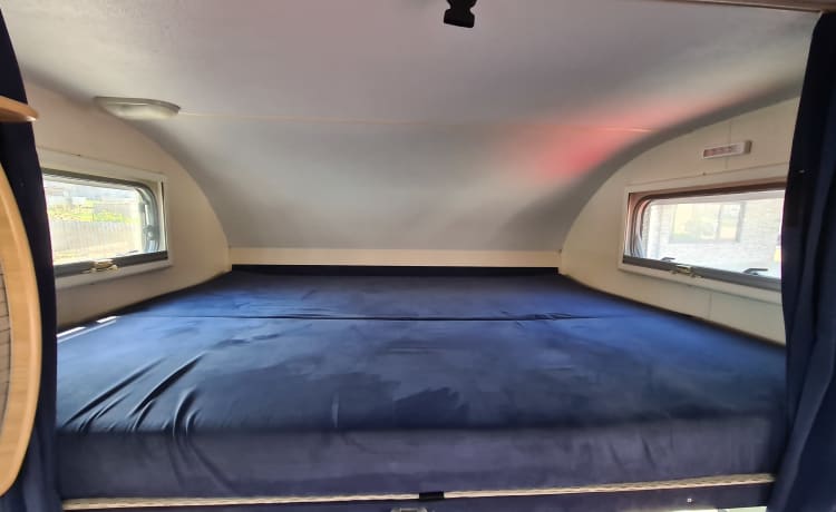 ! CURRENTLY NO RENTAL POSSIBLE! Nice 6 (+1) person camper!