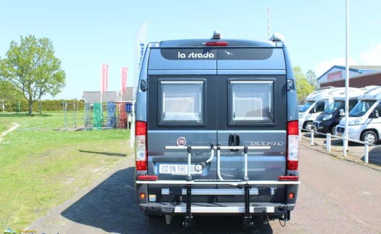 lastrada – 2 persoons Fiat buscamper uit 2013