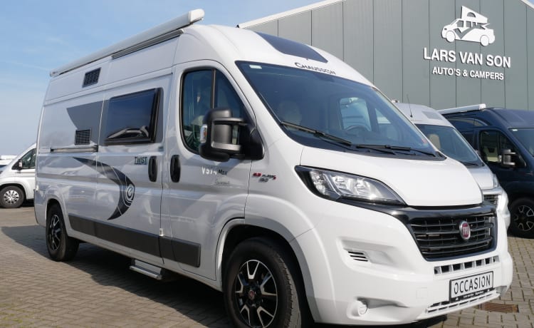 Chausson 5, buscamper 6 meter met Stapelbed