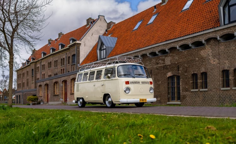 Tinus – Volkswagenbus T2 - Mr. T 