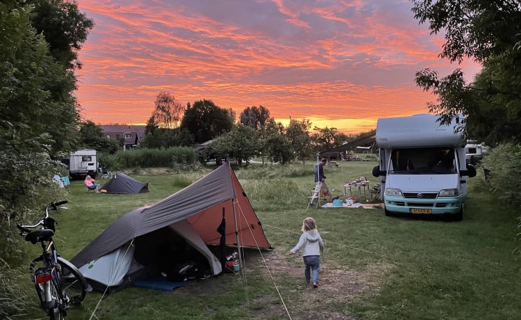 Noodle – Geräumiger Familiencamper 6p komplett ausgestattet