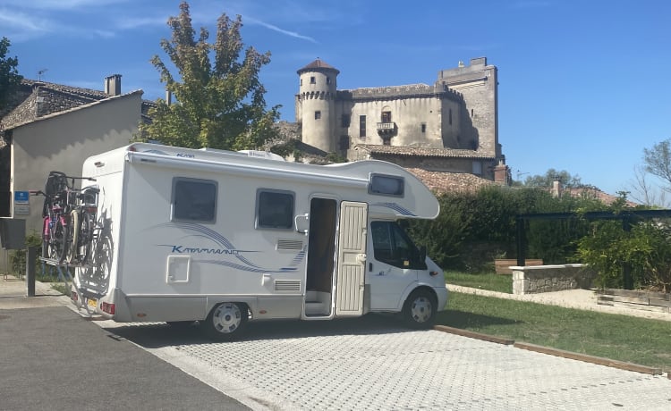 Camping-car familial 6 personnes Alcôve - Rimor