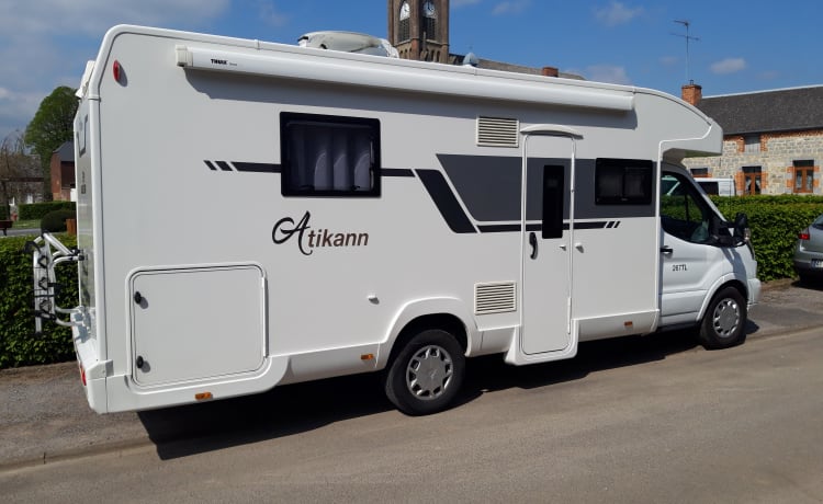 CAMPING CAR PROFILE 7,5M TOUT EQUIPE 2018 33000 KM