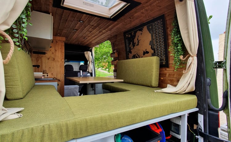 CHALO – Selbstausgebauter Camper mit viel Liebe zum Detail