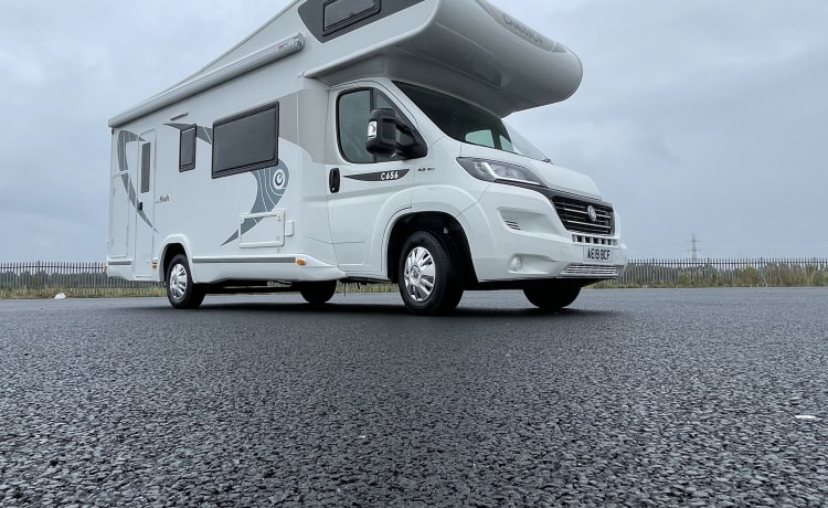 Cara – Camping-car de luxe Chausson 7 naissance