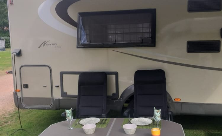 Luxe 2-pers. comfortabele camper, zorgeloos genieten !