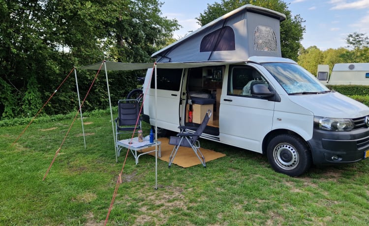 Self-built VW T5 camper for 2 people