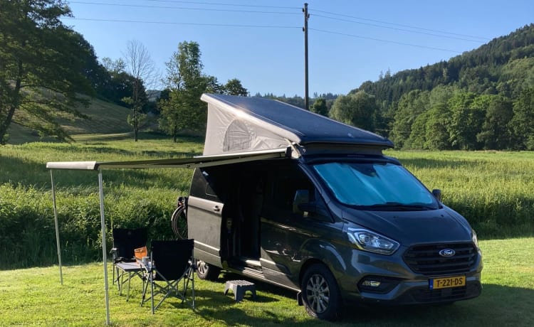 Nugget – Ford Nugget Plus 2023 with pop-up roof