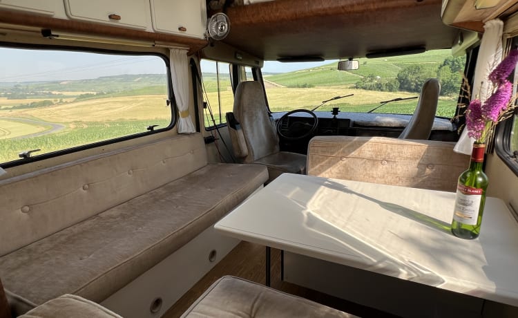 Lucky 88 – Panaromic view, spatious Hymer fully equiped