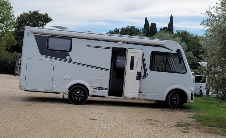 Hymer Etrusco I 6900 SB with air conditioning