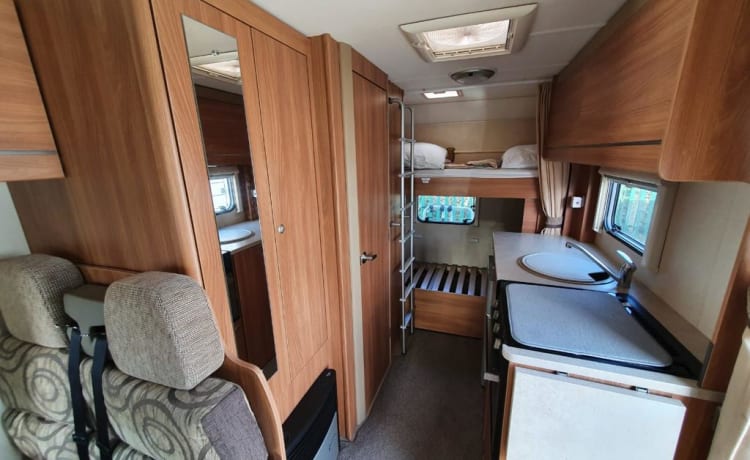 6 Berther get away – Family Motorhome 6 berth